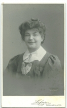  Photo of a woman